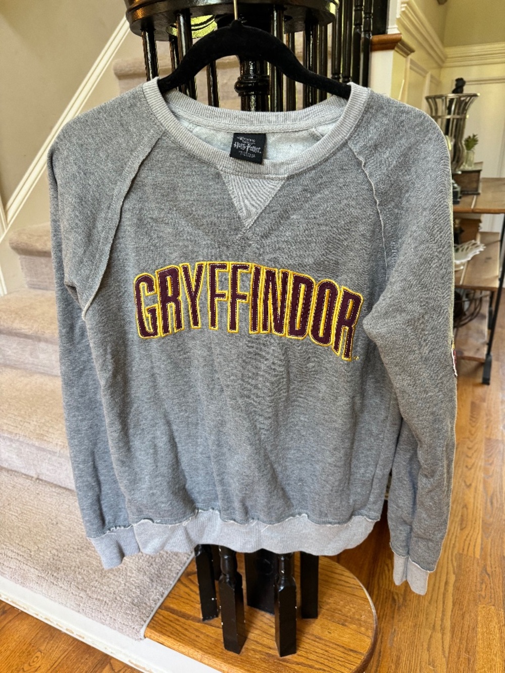Harry Potter Universal Studios Gryffindor Grey Gold Pullover Sweatshirt Small